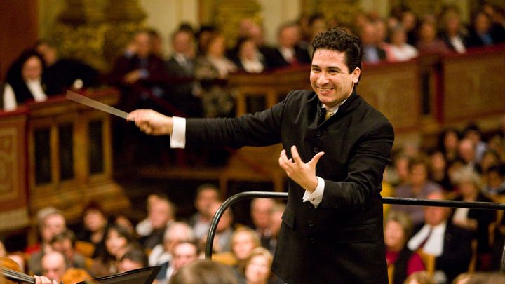 Orozco-Estrada Conducts Dvořák 7