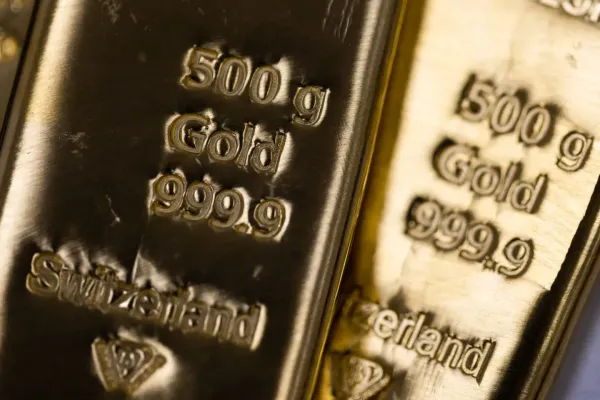 ICYMI After the Bell🔔: Why is the gold price going nuts?