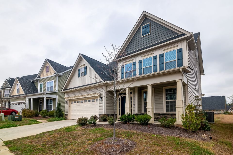 Flip or Rent? Choosing the Right Path for Your Real Estate Investment
