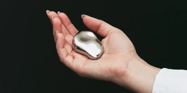 A bathrobe-free Mother's Day gift guide.