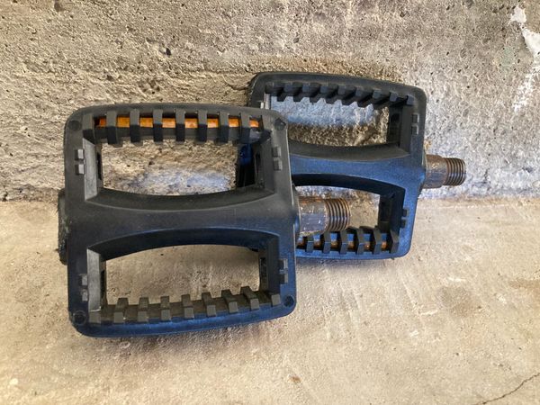 Two bicycle pedals