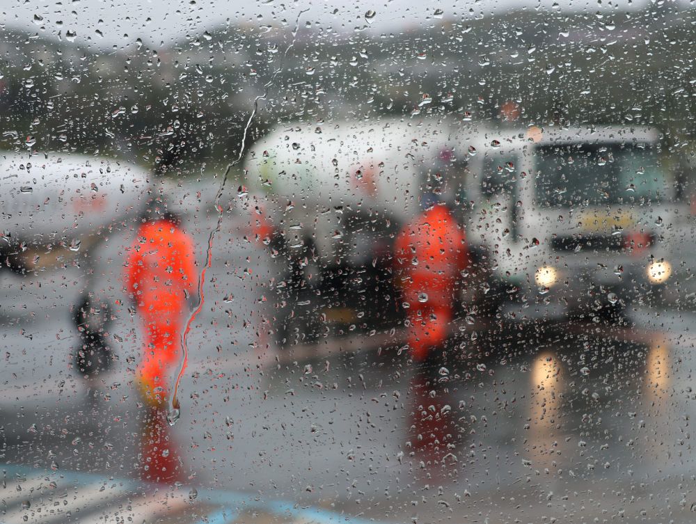 Refuelling in the rain at Wellington Airport post feature image