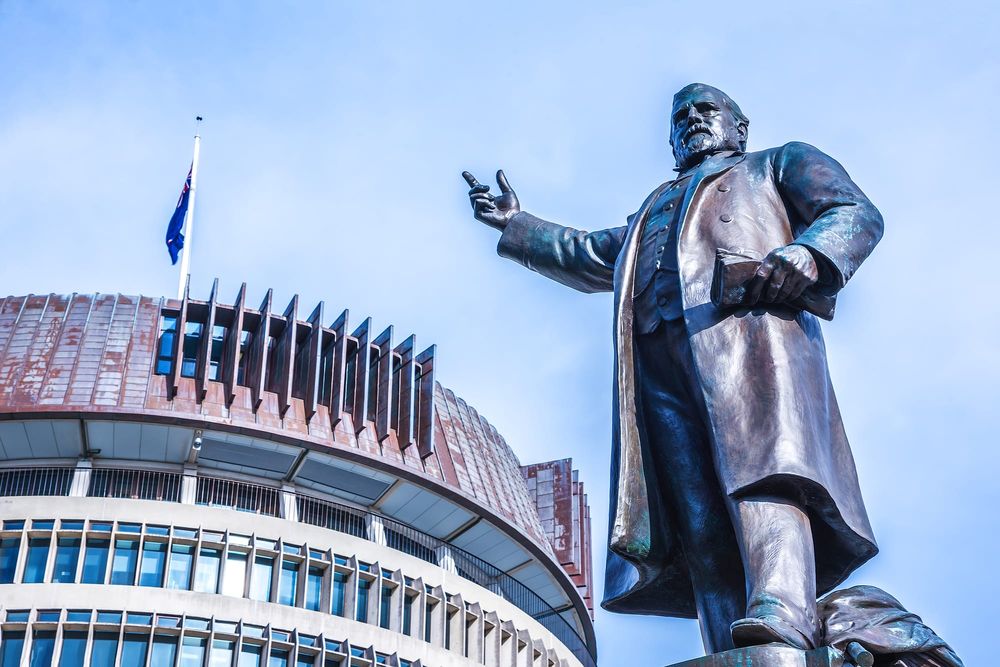 Richard Seddon statue post image