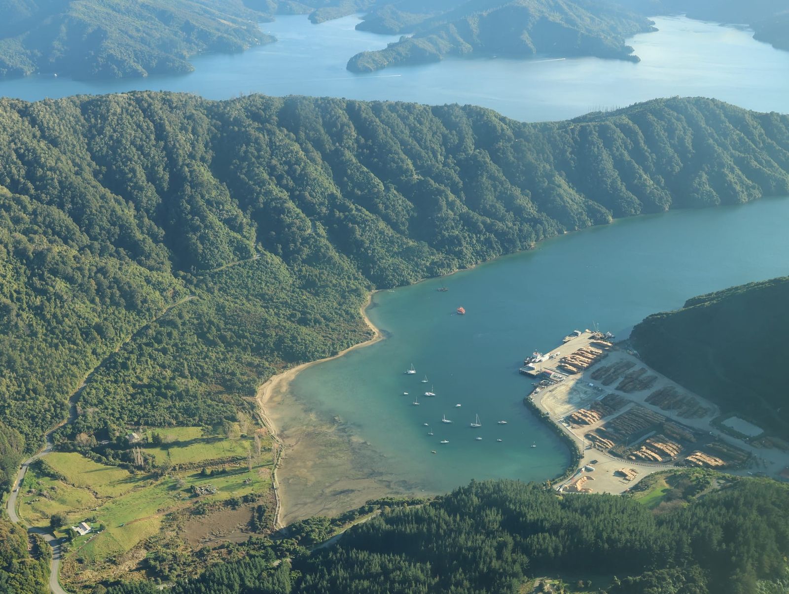 Shakespeare Bay, log terminal