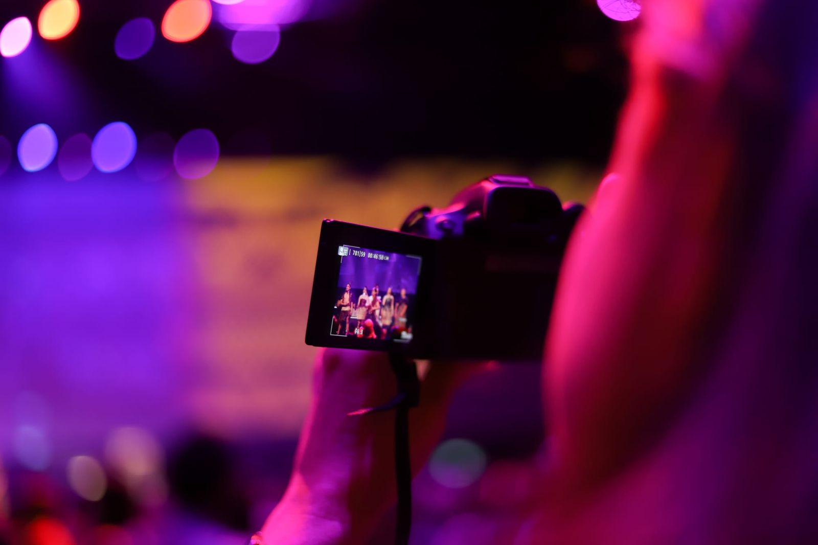 Camera view and stage glow