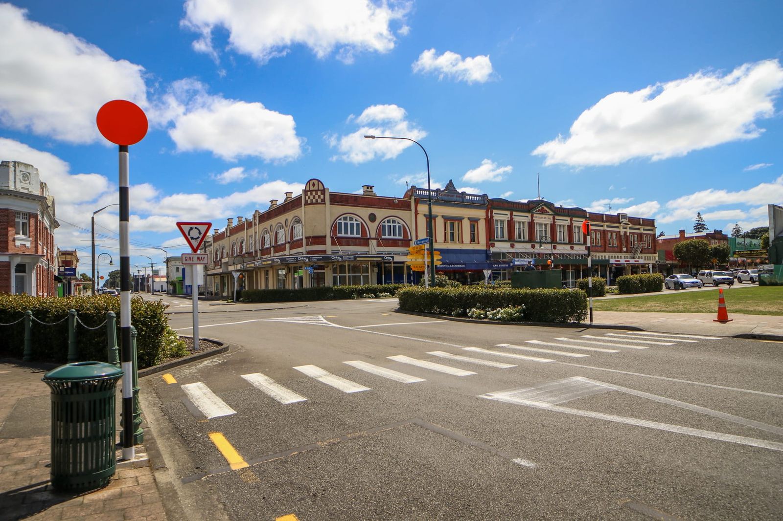 Town crossroad facades, Marton