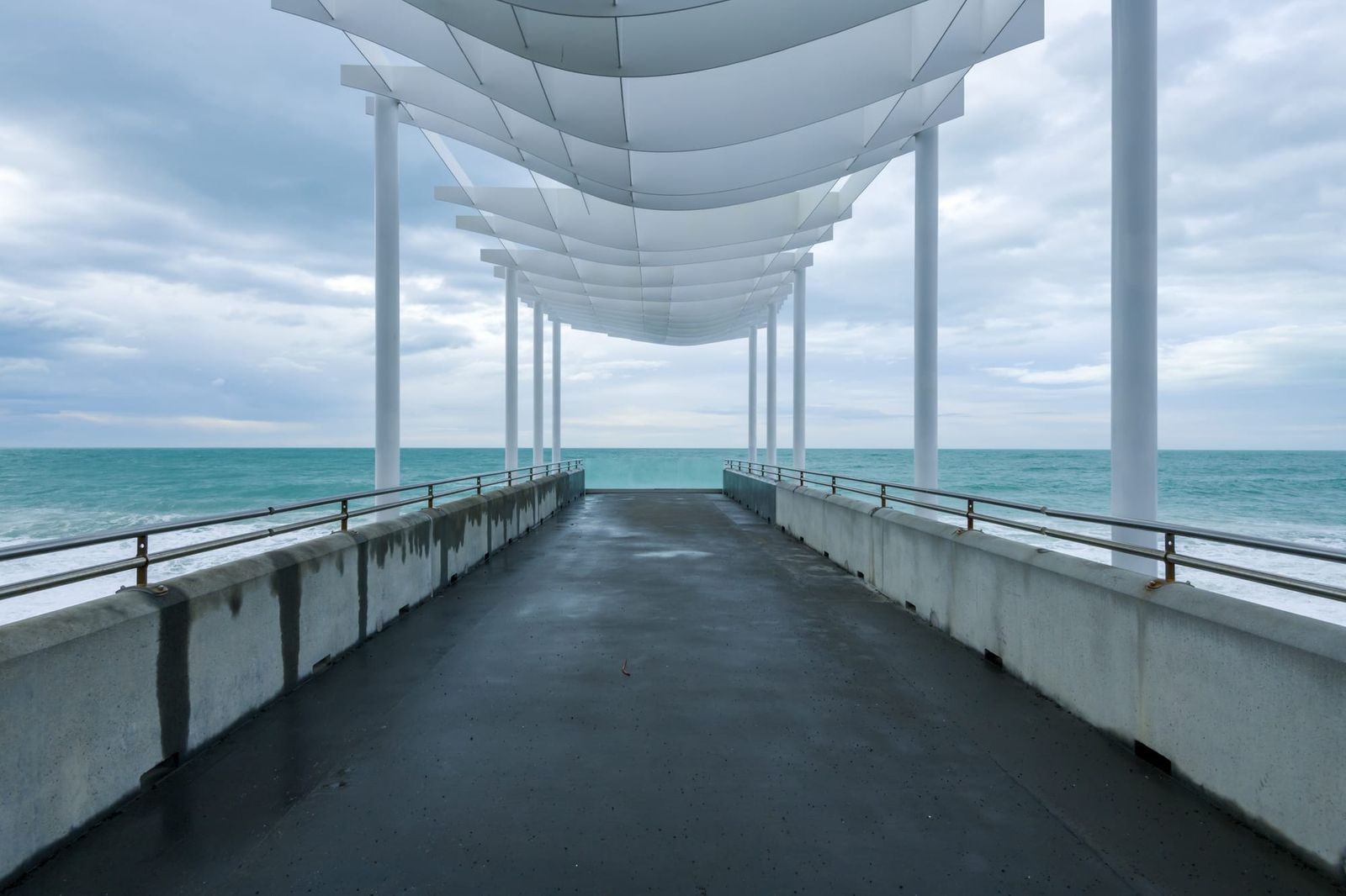Structure on the outfall