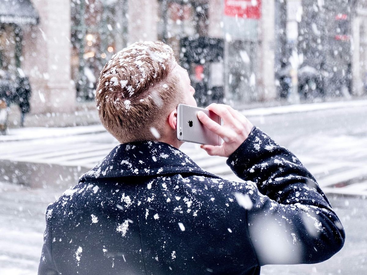 Monikanavaisen myynnin mestarikurssi: Näin yhdistät kylmäsoitot ja LinkedInin (Sarah Uy, Pareto)