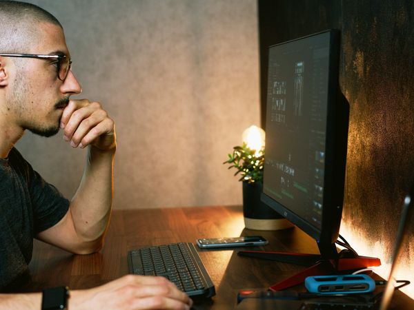 Laiskuus ei ole luonteenheikkoutta – se on vain huono ajattelutapa (Scott Adamsin 2 minuutin kikka muuttaa kaiken)