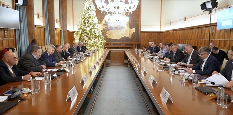 Guvernul României lovește din nou: Taxe mai mari și facilități tăiate pentru sectoarele cheie