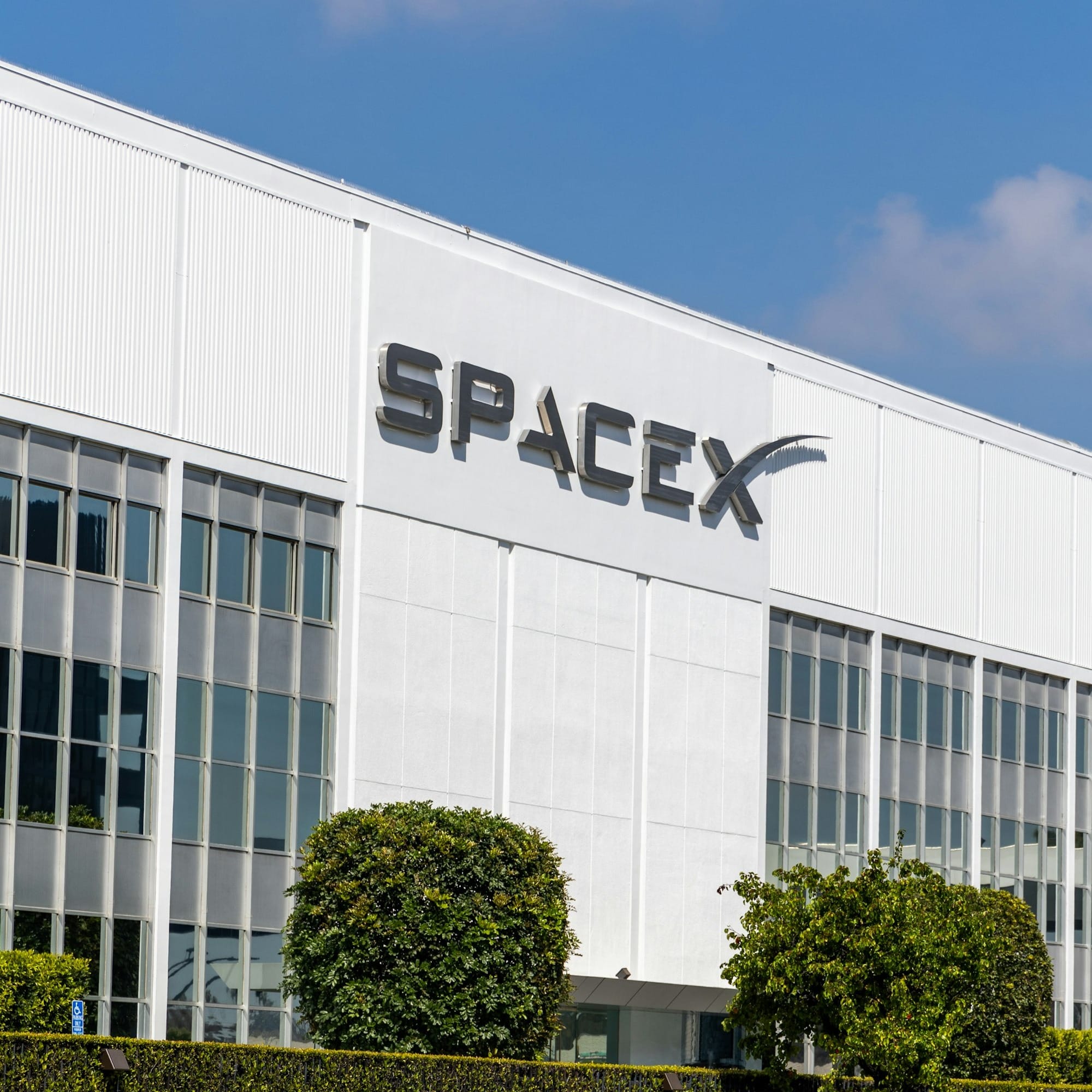 SpaceX: Compania care a cucerit stratosfera financiară