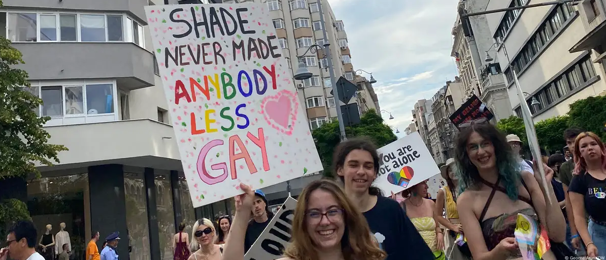 Rușinea de a fi părinte în România: când copilul tău este gay