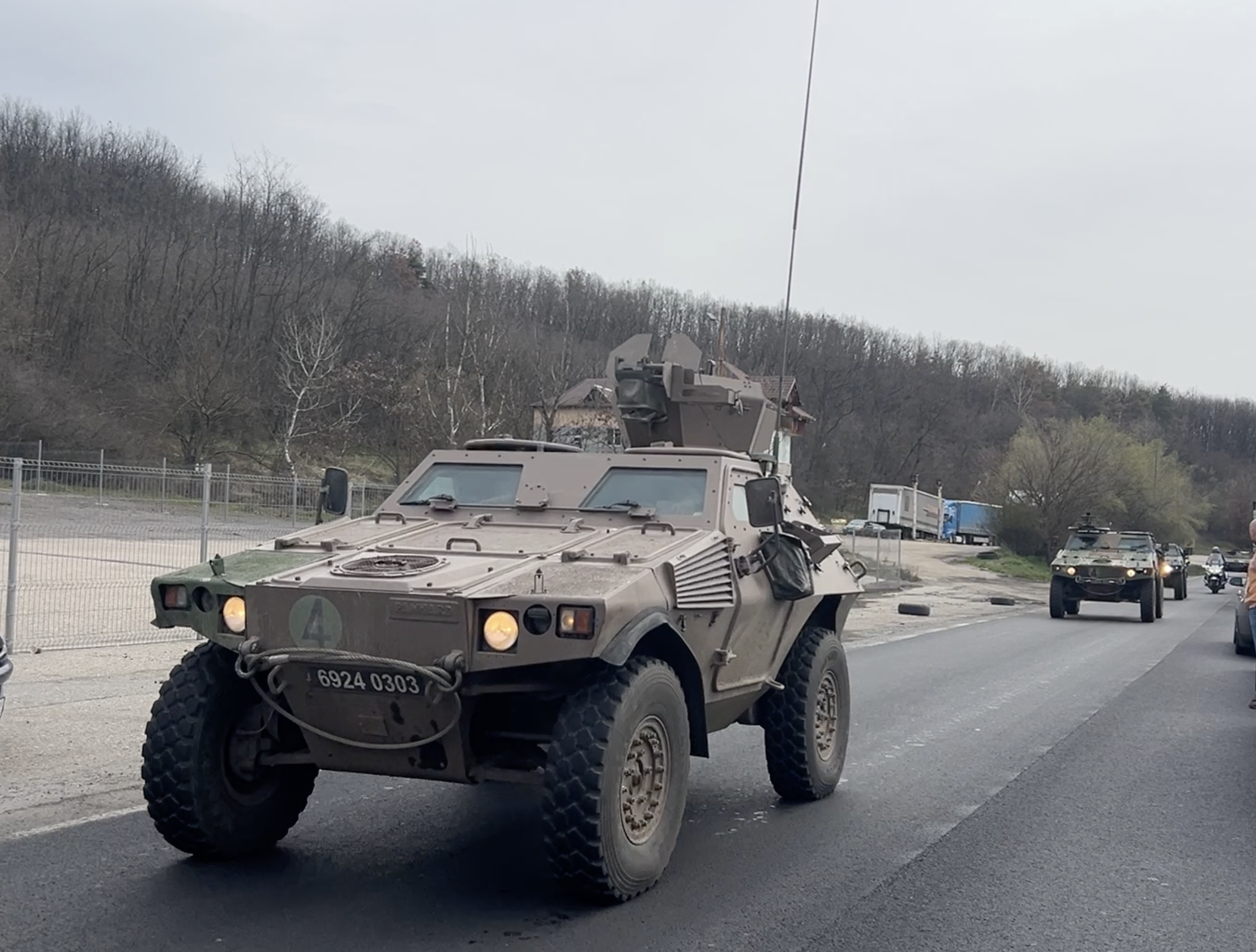 Convoi militar impresionant surprins pe Valea Oltului. Armata se mișcă – ce se întâmplă?