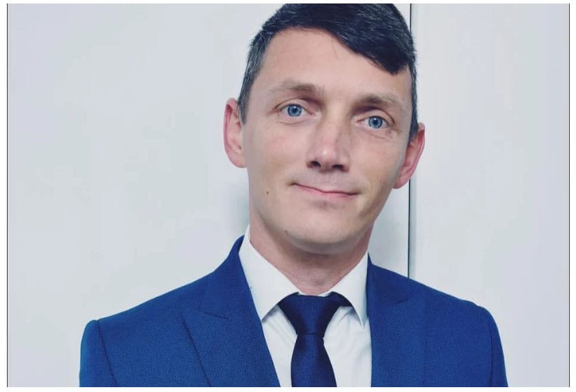 Senatorul POT cu condamnare penală și cursuri la „Academic Singles”.