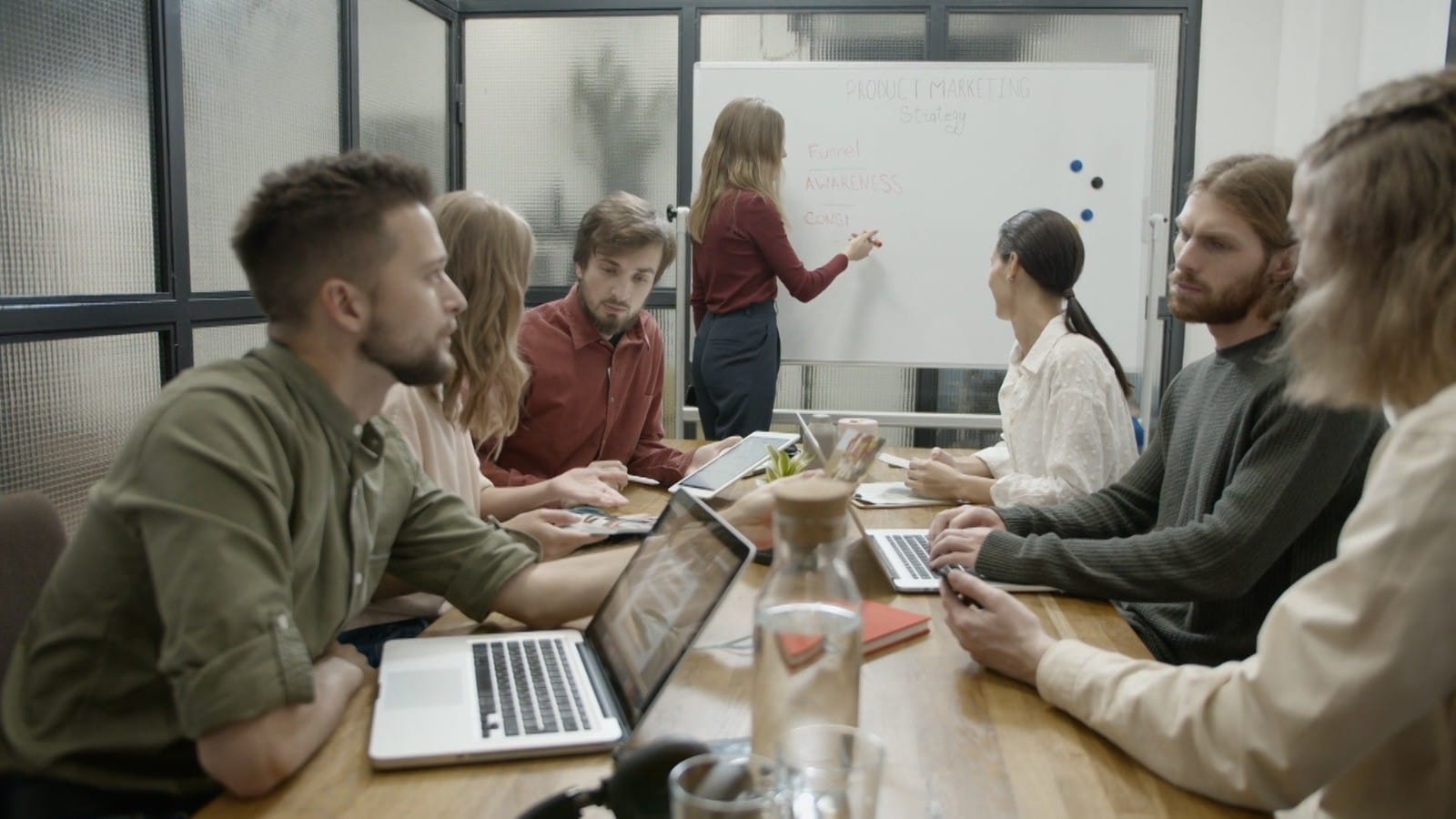 Generația Z pe piața muncii: așteptări, provocări și perspective