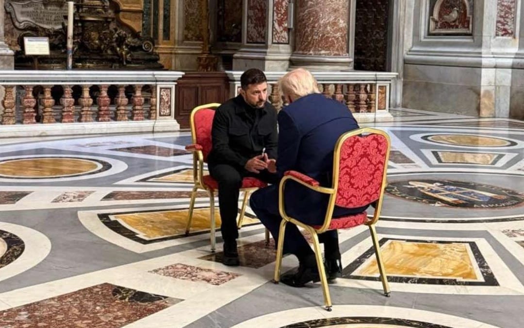 Donald Trump și Volodimir Zelenski, întâlnire privată la Vatican: Discuții diplomatice în plin conflict Ucraina–Rusia
