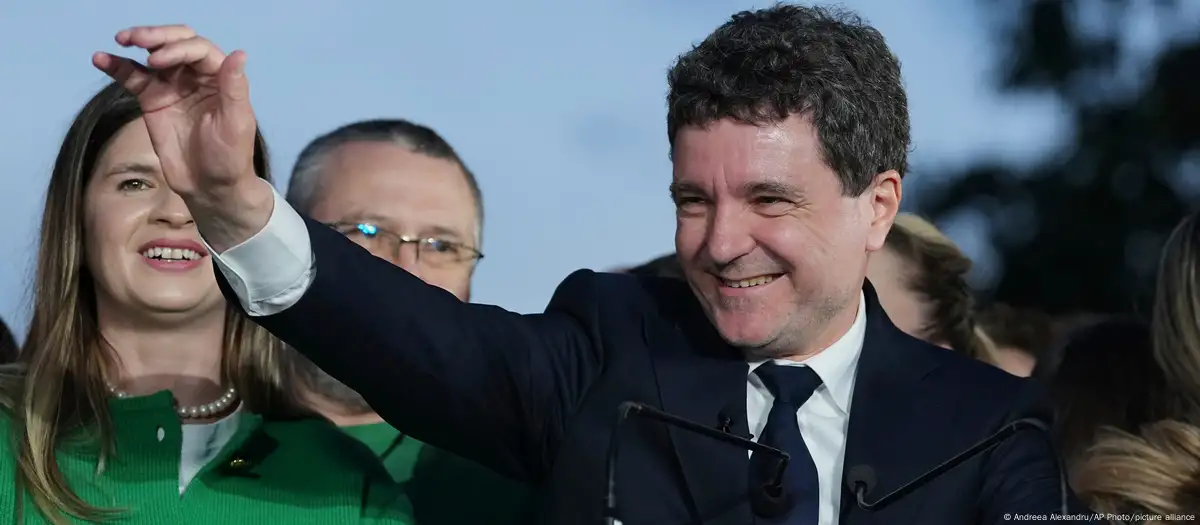 Nicușor Dan întoarce scorul și îl învinge pe Simion în turul 2: „O comunitate de români a câștigat”