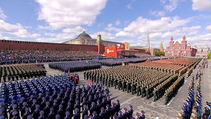 Rusia marchează 80 de ani de la victoria asupra Germaniei naziste printr-o paradă grandioasă în Piața Roșie- Video