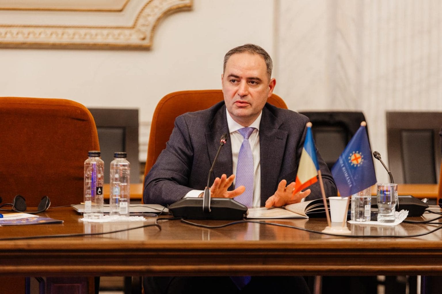„Cuțitul a ajuns la os” – România intră într-o criză economică ce ar putea dura 18 luni, avertizează un fost ministru