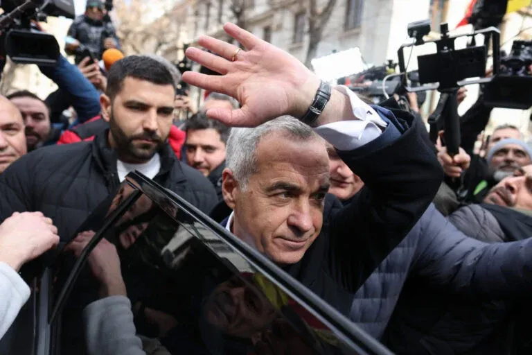 Călin Georgescu, față în față cu instanța: contestă controlul judiciar în dosar de instigare gravă