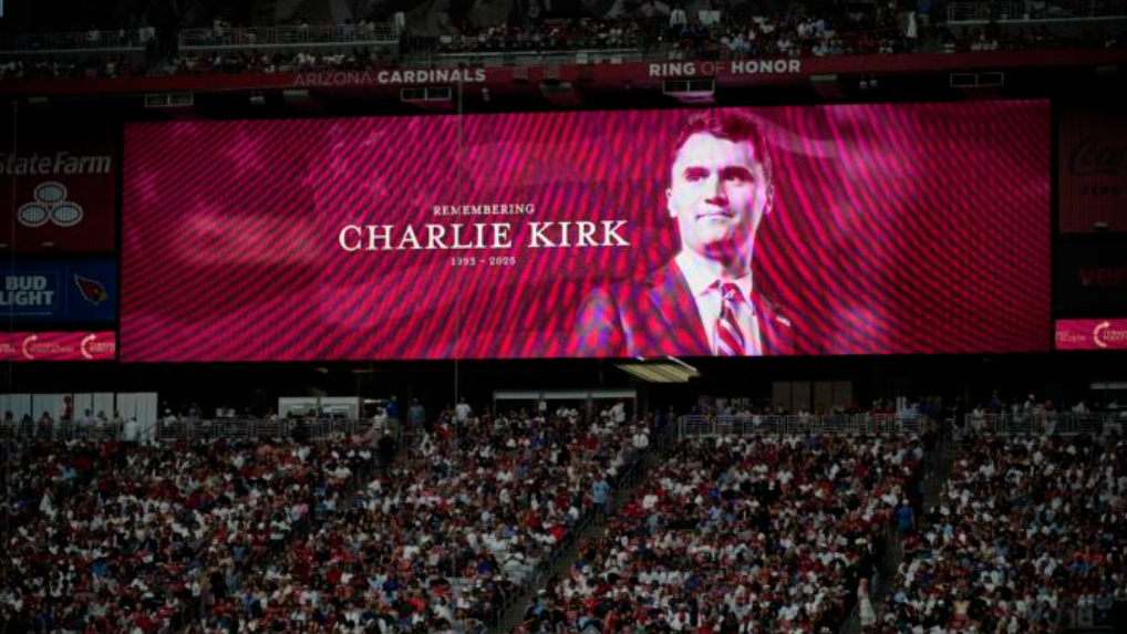 Comemorarea lui Charlie Kirk pe stadionul State Farm din Arizona: un memorial între durere și mobilizare politică-VIDEO