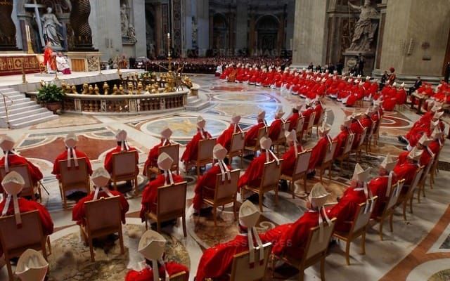 Conclavele papale: O călătorie prin istoria alegerii suveranilor pontifi imagine postare