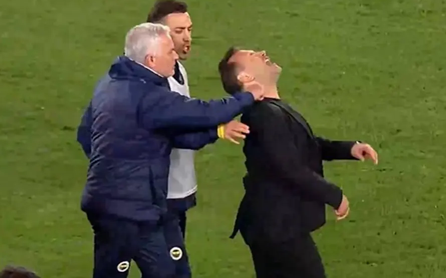 Jose Mourinho riscă o suspendare pe termen lung după incidentul cu antrenorul echipei Galatasaray imagine postare