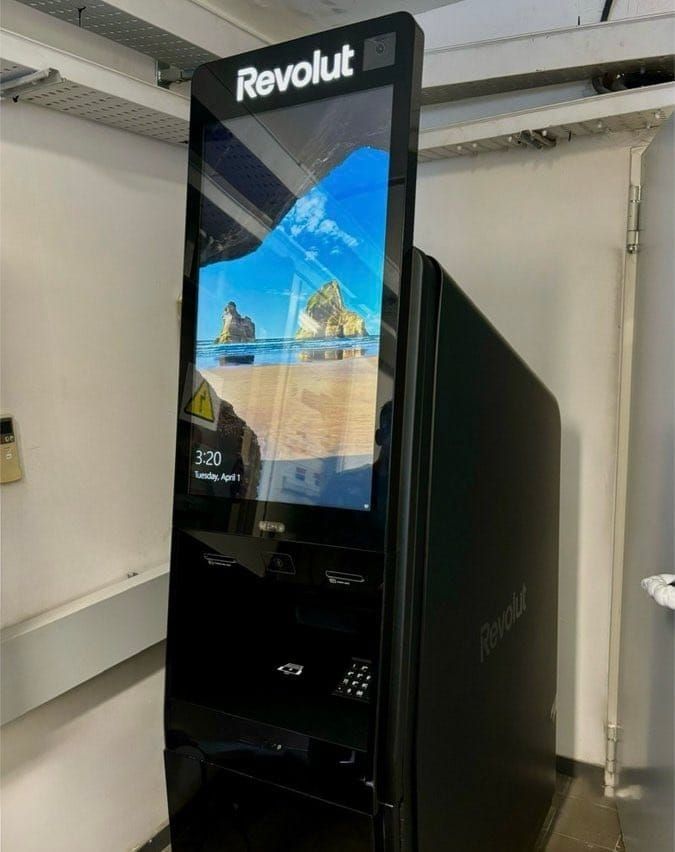 Revolut își lansează propriile ATM-uri și intră pe piața creditelor ipotecare complet digitalizate imagine postare