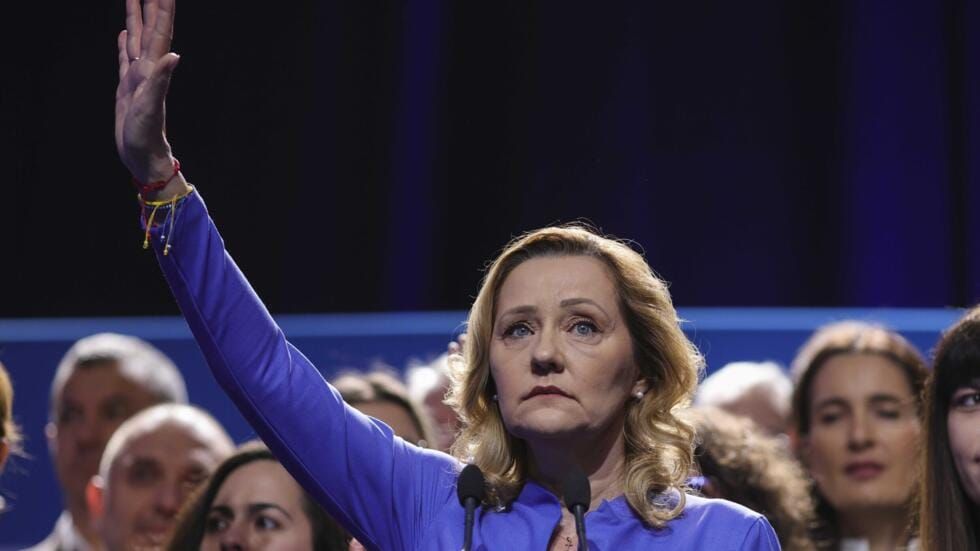 Lovitură de teatru în USR: Conducerea partidului îi retrage sprijinul Elenei Lasconi la prezidențiale și îl susține pe Nicușor Dan---Video imagine postare