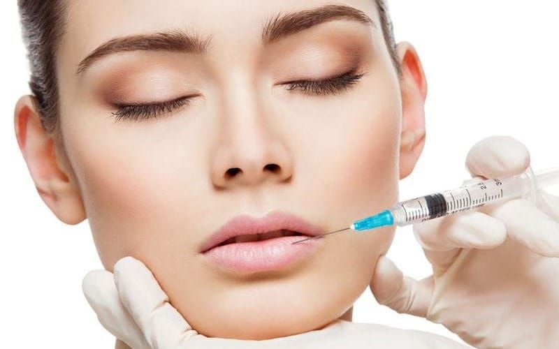 Riscurile ascunse ale fillerelor de buze: Ce trebuie să știi înainte de a alege această procedură estetică imagine postare