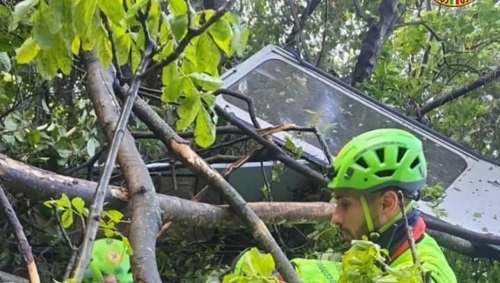 Tragedie pe Monte Faito: patru morți într-un accident de telecabină lângă Napoli imagine postare