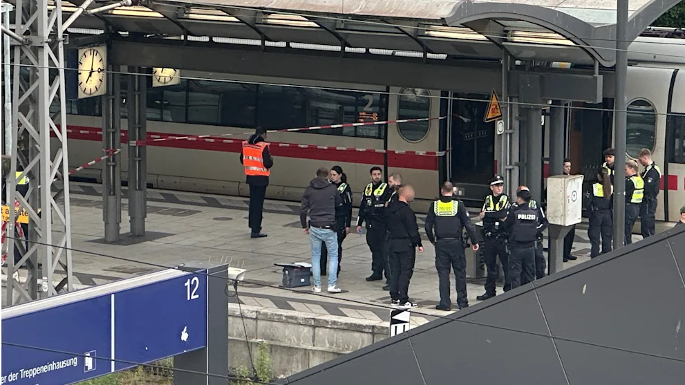 Atac cu cuțitul în gara centrală din Hamburg: 12 persoane rănite, suspectă arestată imagine postare