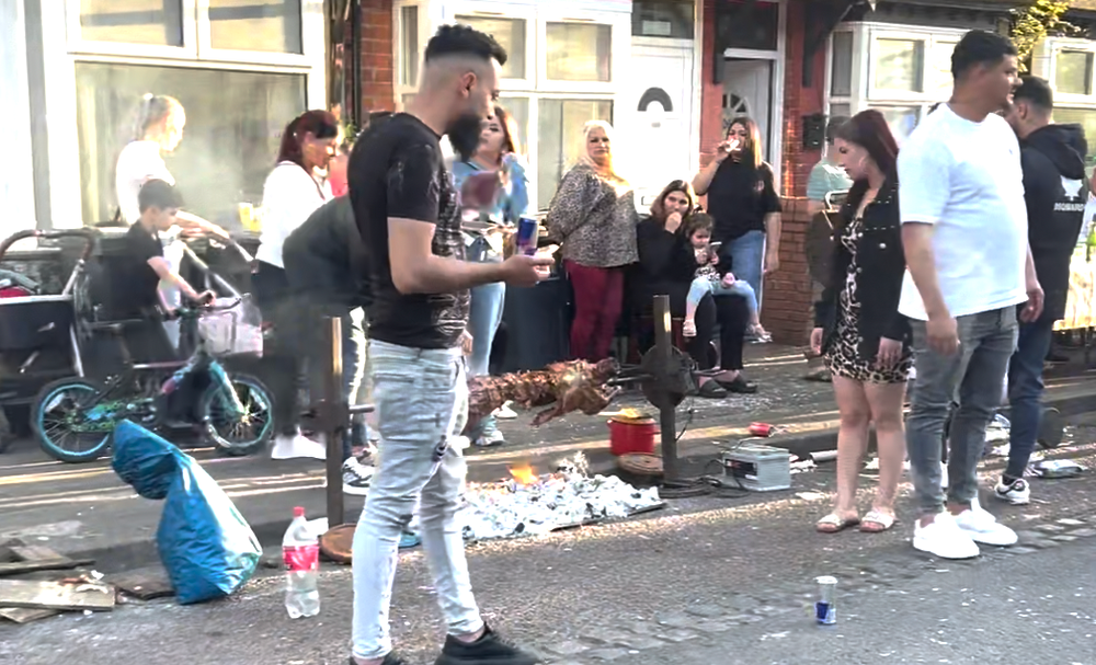 VIDEO: Stradă din Anglia transformată în grătar! Imagini virale imagine postare