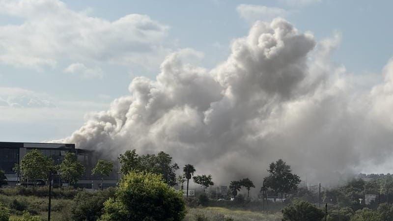 Nor toxic de clor în Catalonia: Peste 160.000 de persoane, izolate din cauza unui incendiu chimic imagine postare