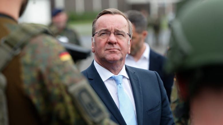 Germania își reafirmă sprijinul: ministrul Apărării, în Ucraina sub bombardamente imagine postare