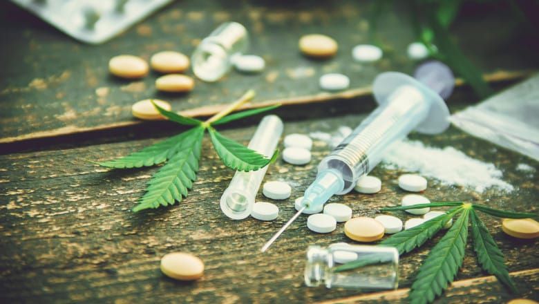 Rețea de traficanți destructurată în București: Vindeau doze cu 15 lei, aduse din Olanda imagine postare