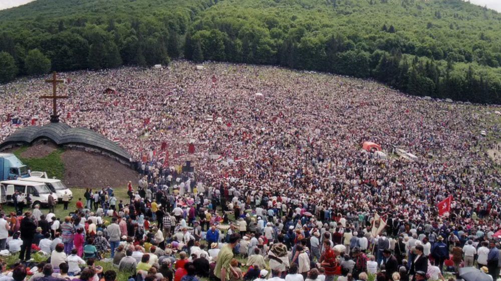 Cel mai mare pelerinaj de Rusalii din Europa de Est are loc la Șumuleu Ciuc. Peste 300.000 de credincioși s-au adunat în Harghita imagine postare