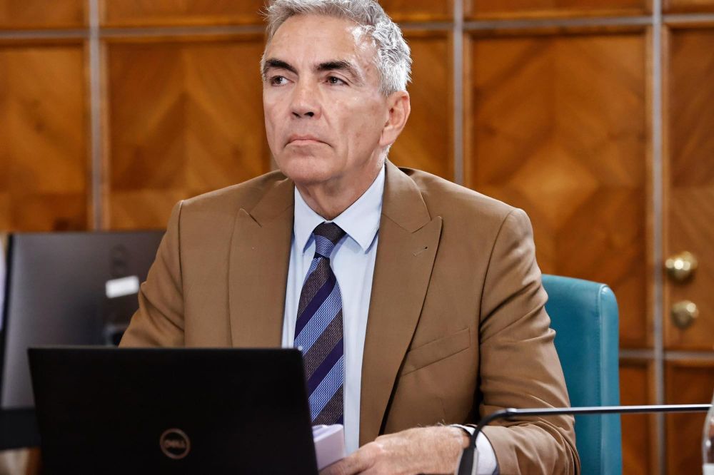 Dragoș Anastasiu încă e vicepremier, deși a demisionat acum o săptămână. Ce blochează plecarea? imagine postare