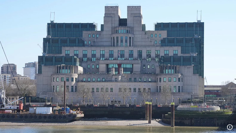 Agenția britanică de spionaj MI6 lansează un nou portal pentru recrutarea de informatori străini prin intermediul dark web-ului imagine postare