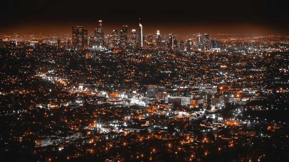 Orașele Europei sting treptat luminile noaptea. De ce întunericul devine o nouă strategie urbană imagine postare