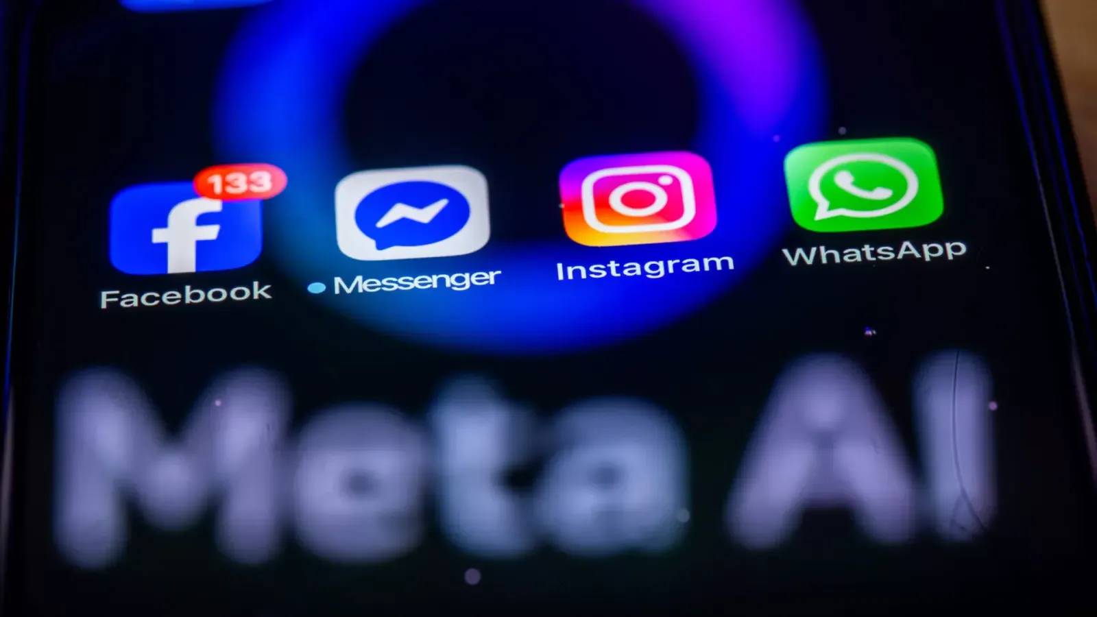 Meta amână cu trei săptămâni termenii care i-ar permite să scaneze site-urile firmelor imagine postare