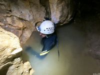 La 815 metri în adâncul Pietrei Craiului, un speolog s-a scufundat pentru a căuta continuarea celei mai adânci peșteri din România imagine postare