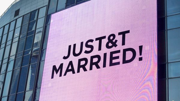 Nunta secolului, încă în gura presei: la zece zile de la eveniment, ies la iveală cele mai picante secrete ale cununiei Taylor Swift – Travis Kelce imagine postare