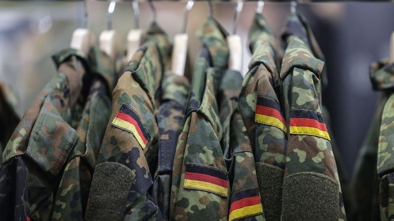 Germania pregătește noi reguli privind stagiul militar. Măsuri intermediare înainte de o posibilă reintroducere a serviciului obligatoriu imagine postare