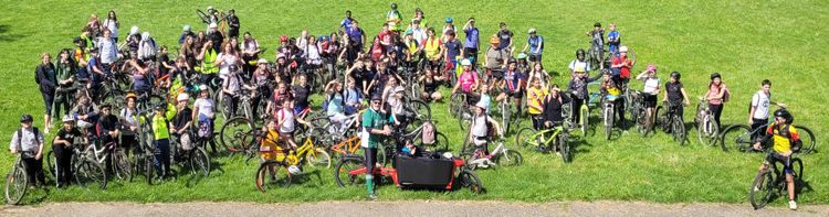 Vue de tous les participants de la sortie à vélo