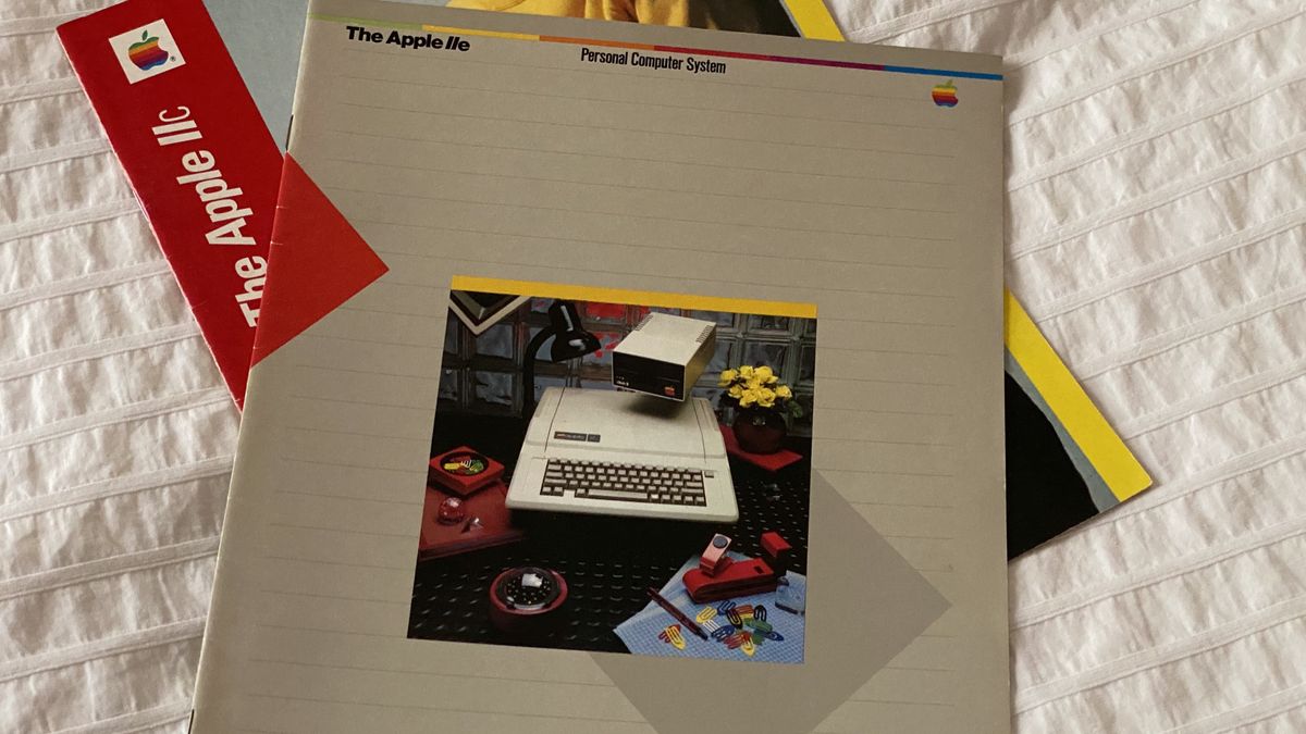 The Apple //e brochure