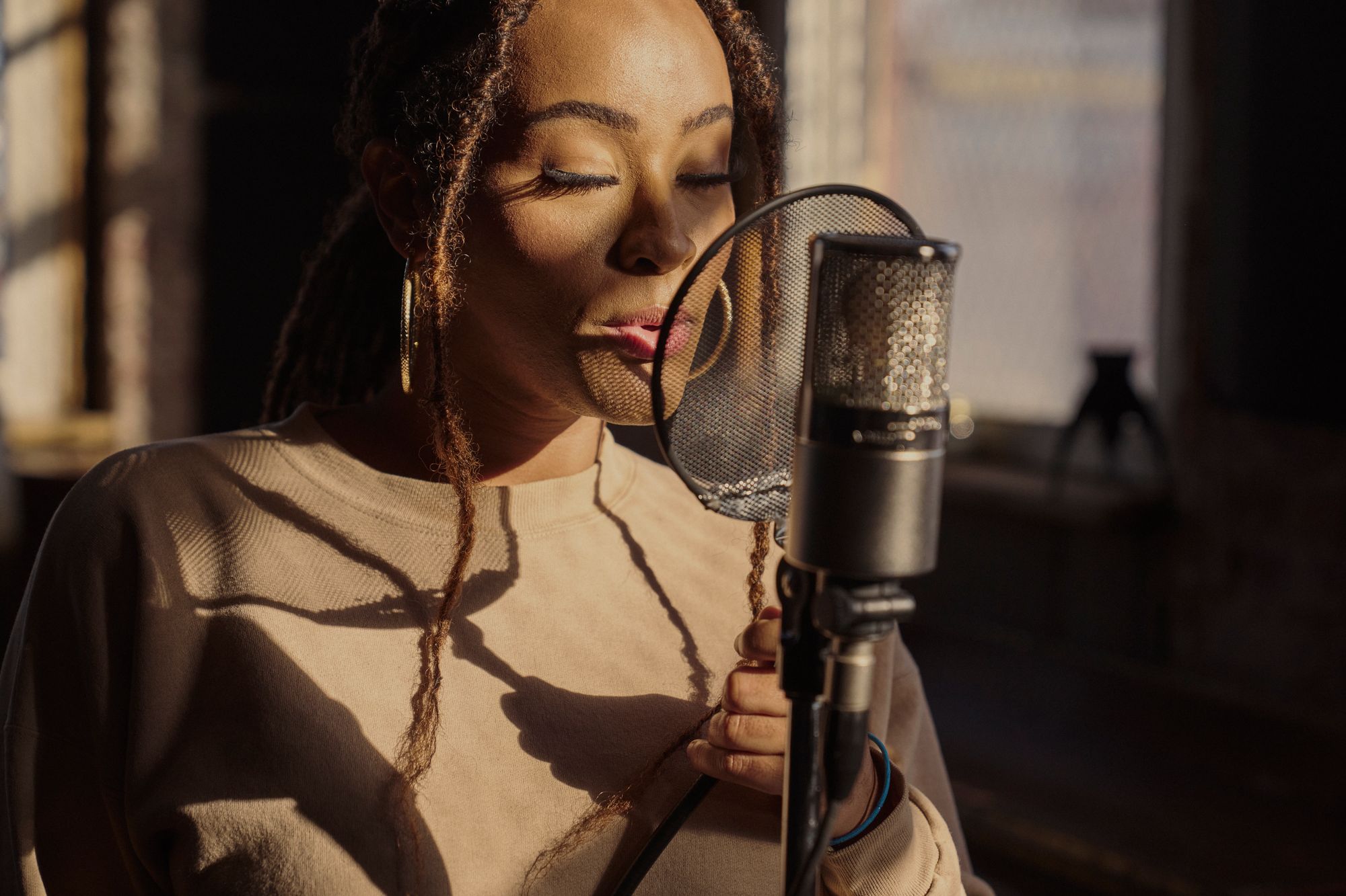 breaking-barriers-as-a-solo-artist