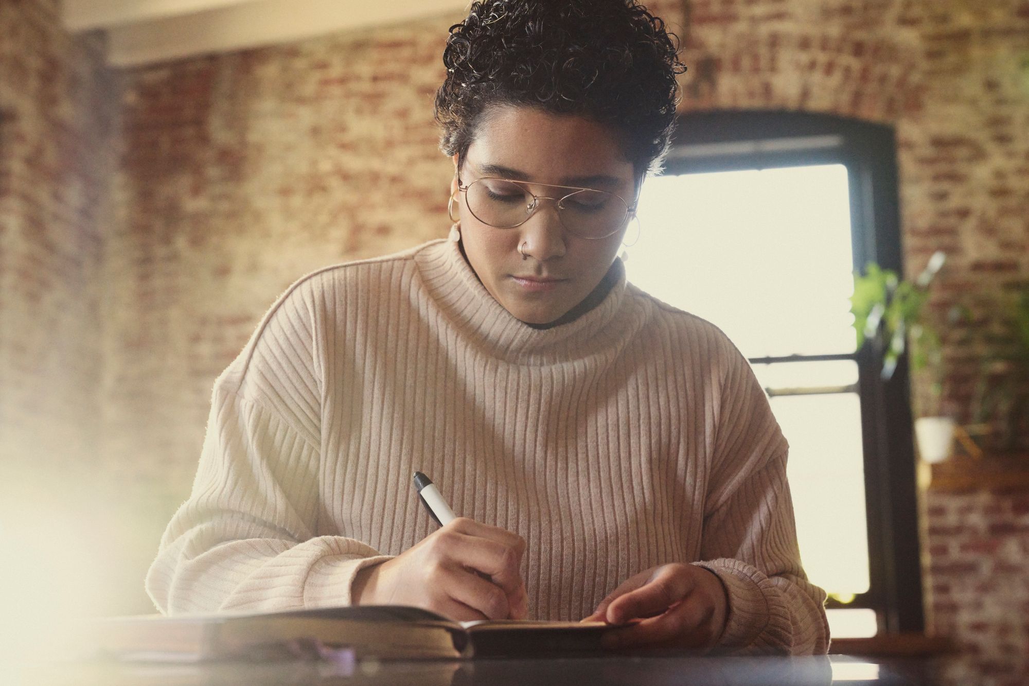 working-on-her-money-goals-to-give-back