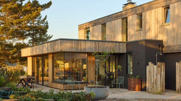 RX Architects Wraps a Sussex Dining Room in Glass to Meet the Garden