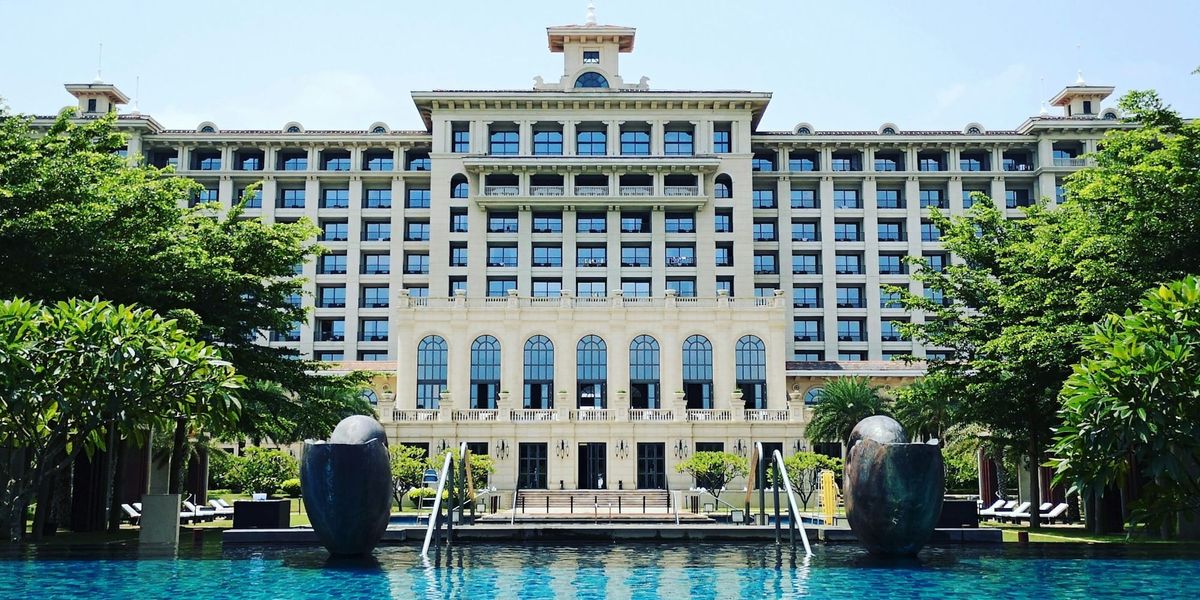 Hotels in China for Foreigners: Booking, Check-In and Accommodation Registration